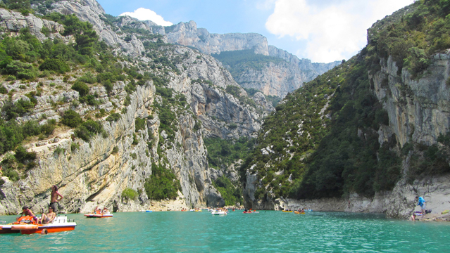 verdon-gorge-france-hiking_fe by shutterstock